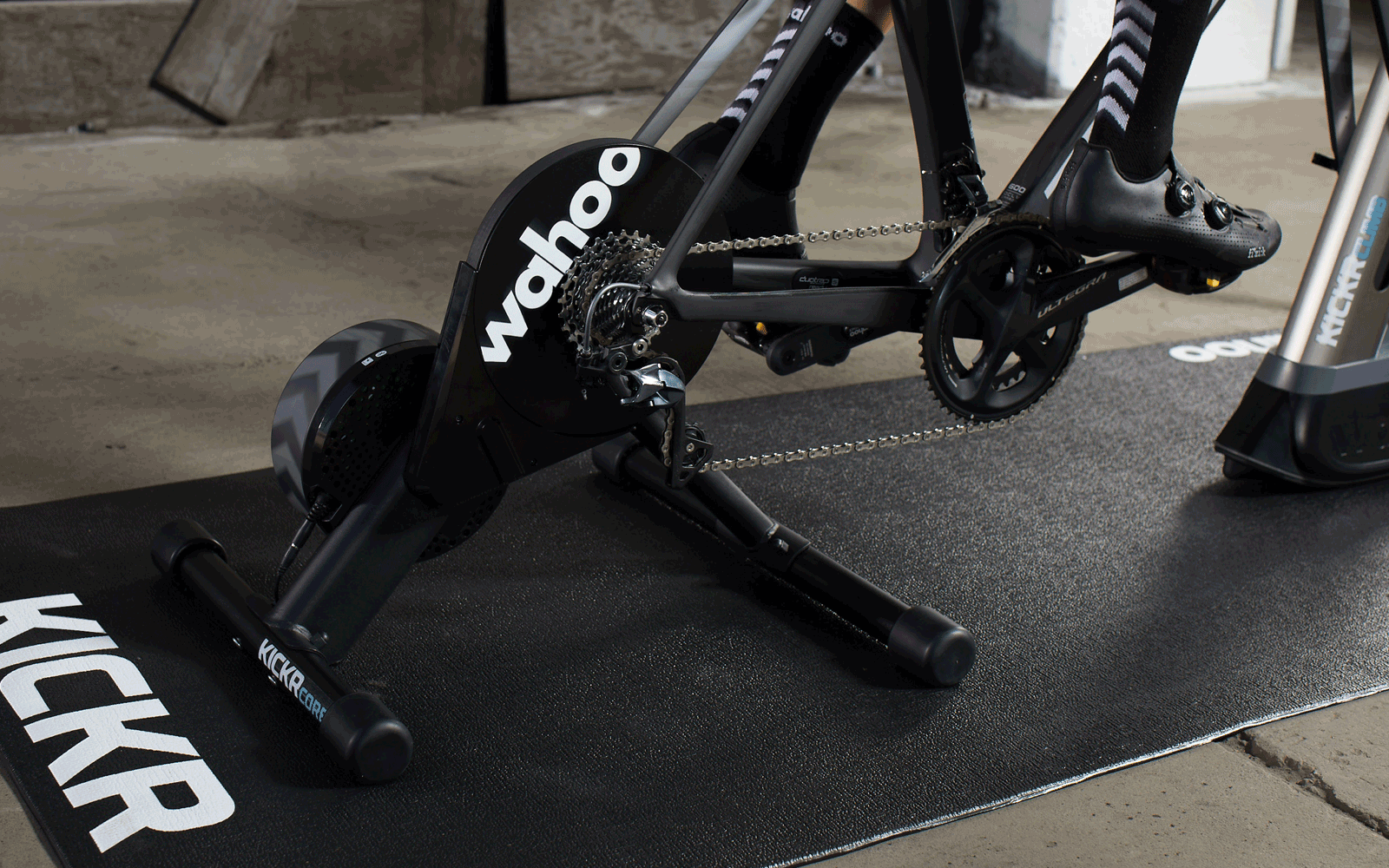 wahoo kickr carbon frame